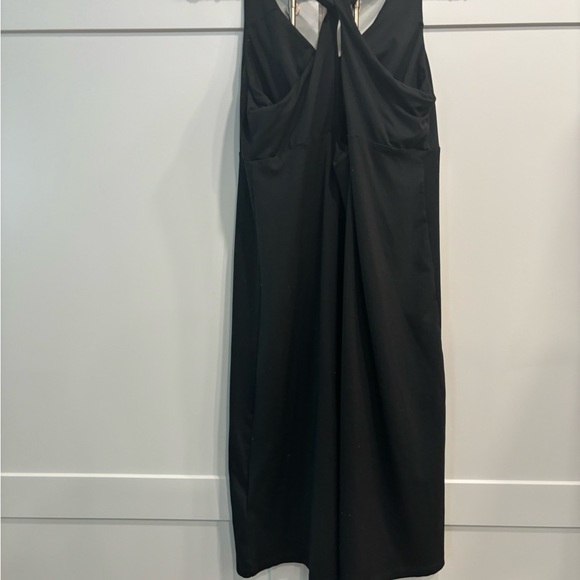 Classic Black Patagonia midi dress - Picture 2 of 3